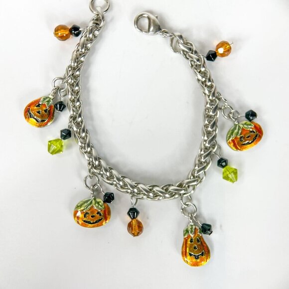 Halloween Pumpkin Jack-o-Lantern Silver Tone Charm Beaded Bracelet - Picture 2 of 4
